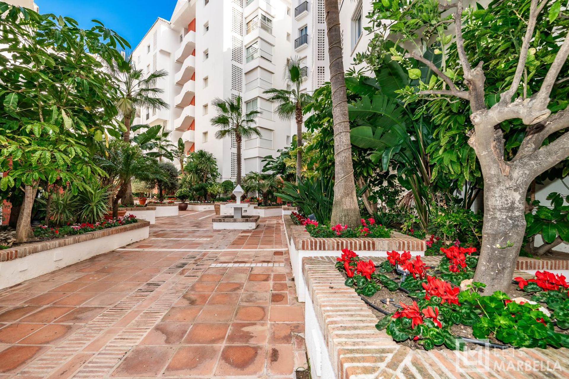 Panoramic Views Medina Gardens Banus Apartment Marbella